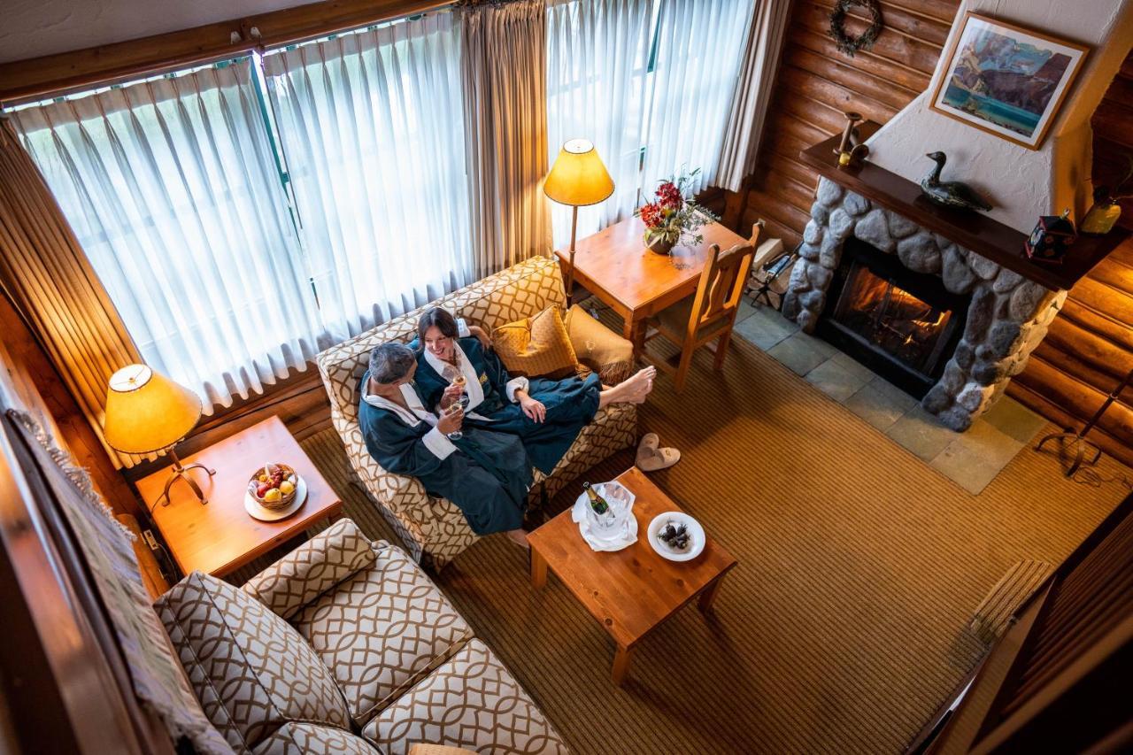 Post Hotel & Spa Lake Louise Eksteriør bilde
