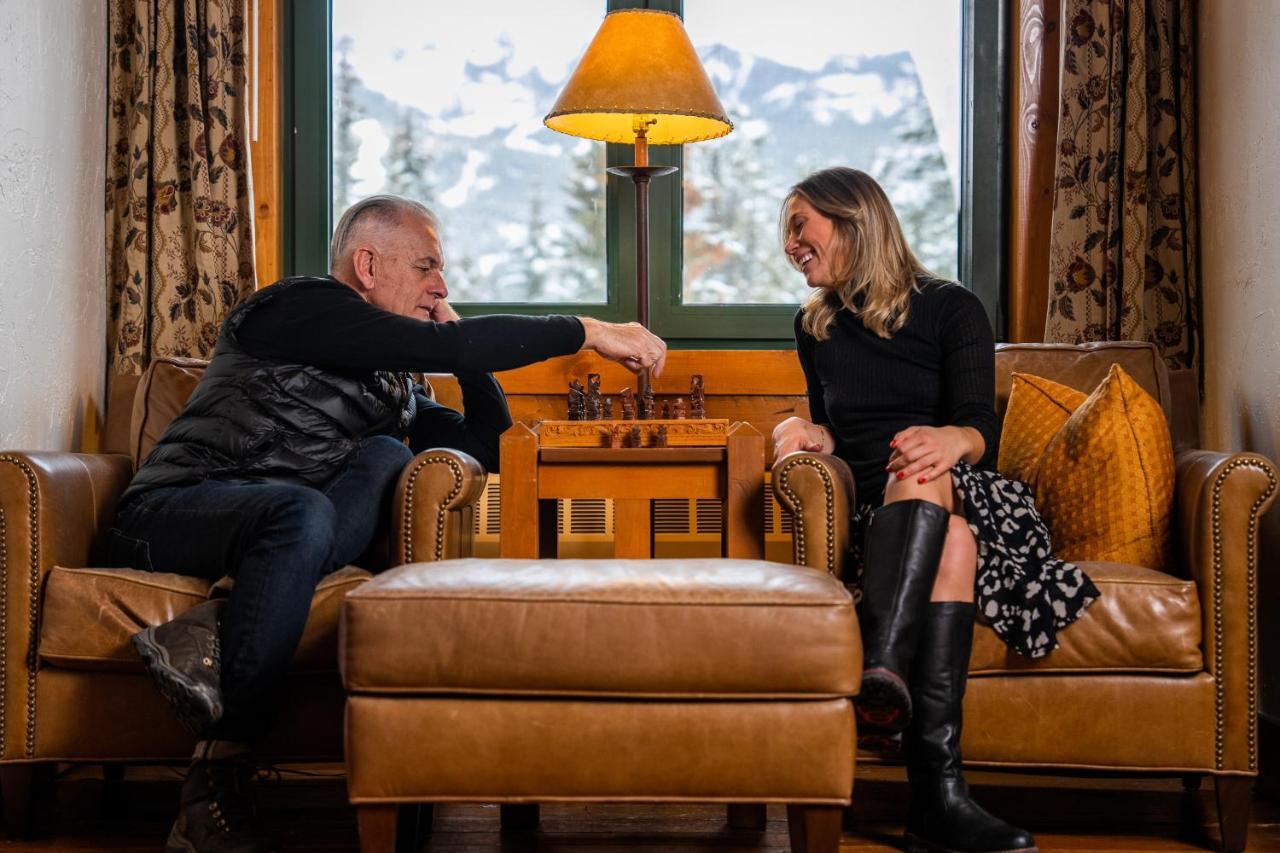 Post Hotel & Spa Lake Louise Eksteriør bilde