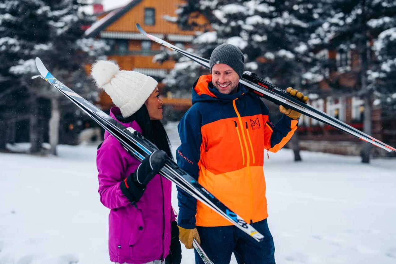 Post Hotel & Spa Lake Louise Eksteriør bilde