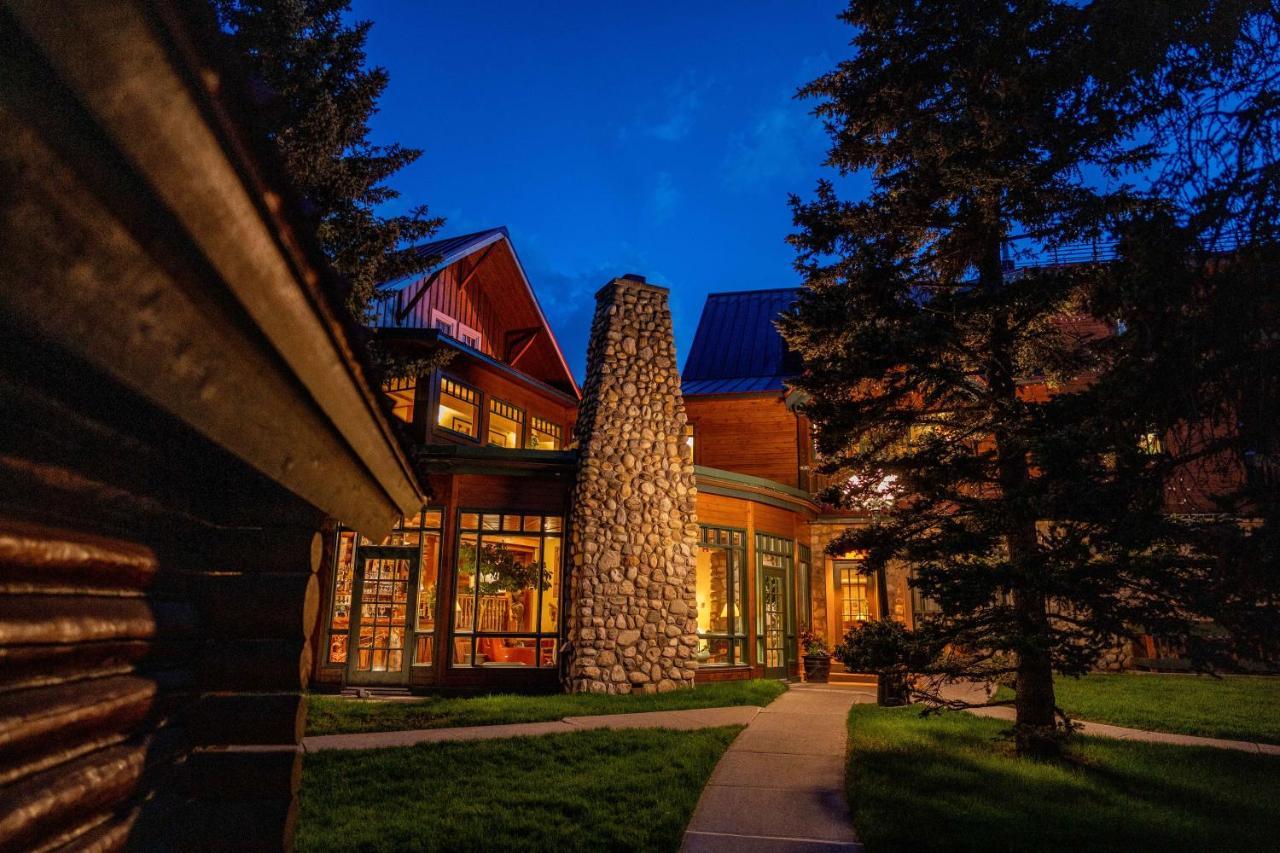 Post Hotel & Spa Lake Louise Eksteriør bilde
