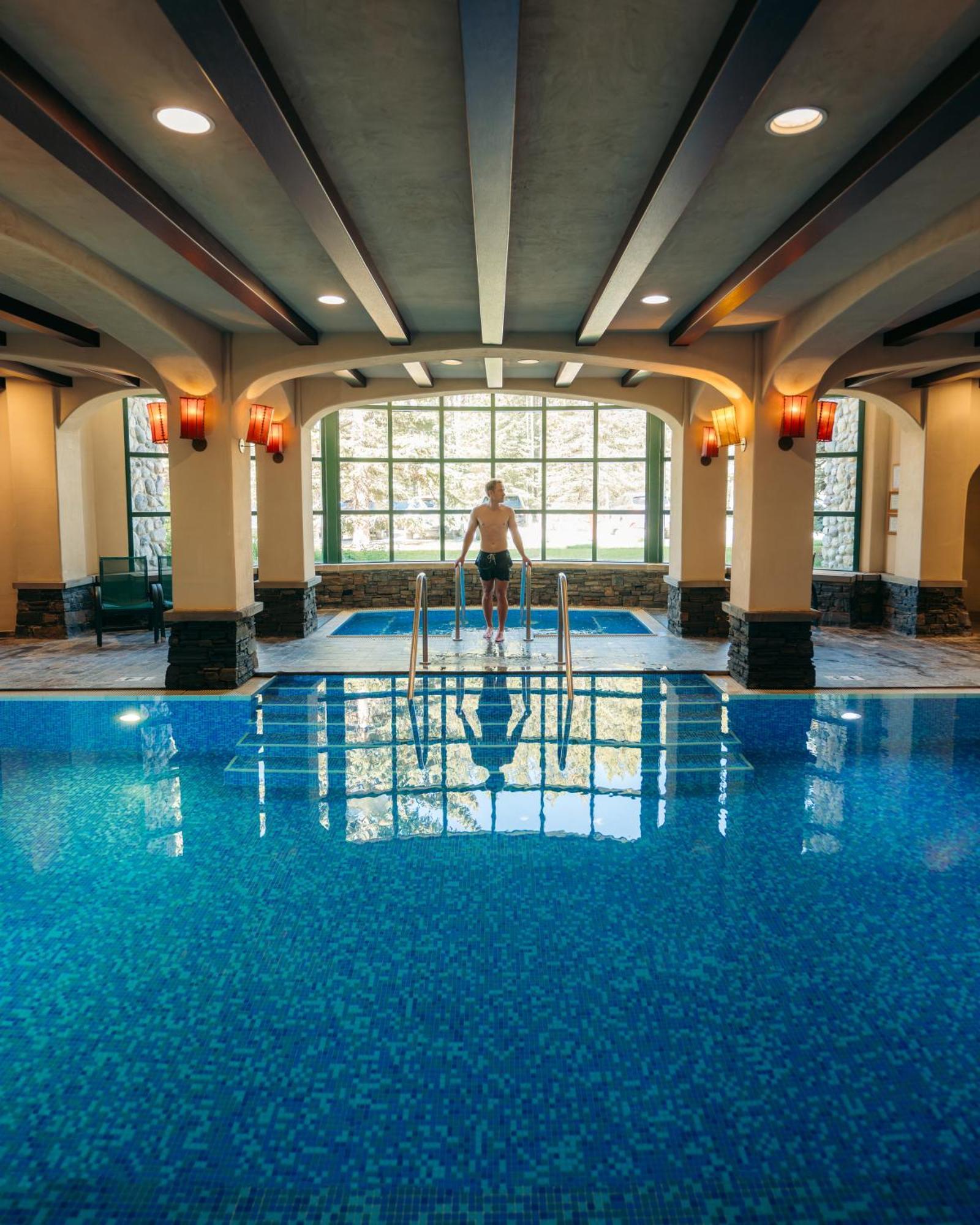 Post Hotel & Spa Lake Louise Eksteriør bilde