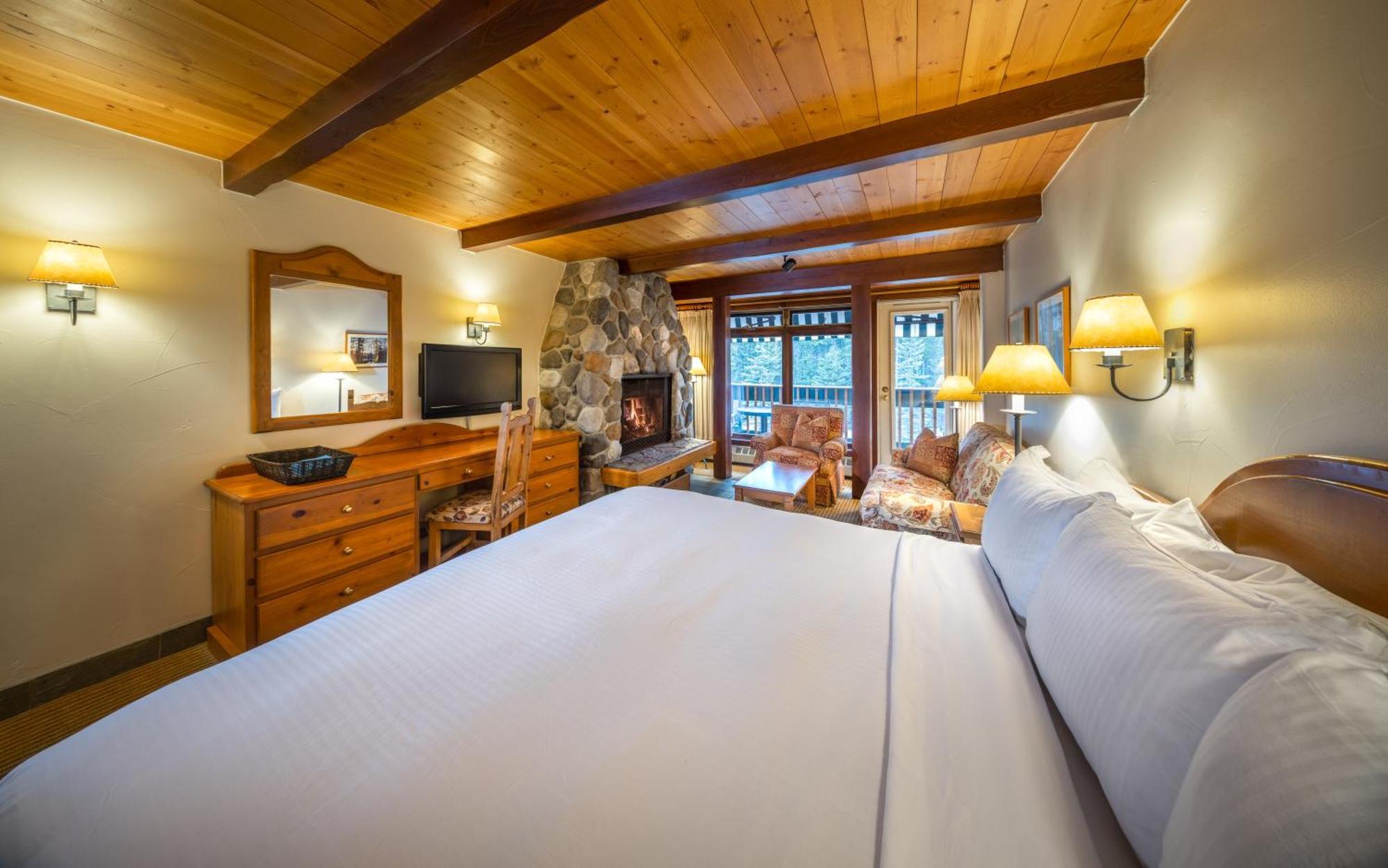 Post Hotel & Spa Lake Louise Eksteriør bilde