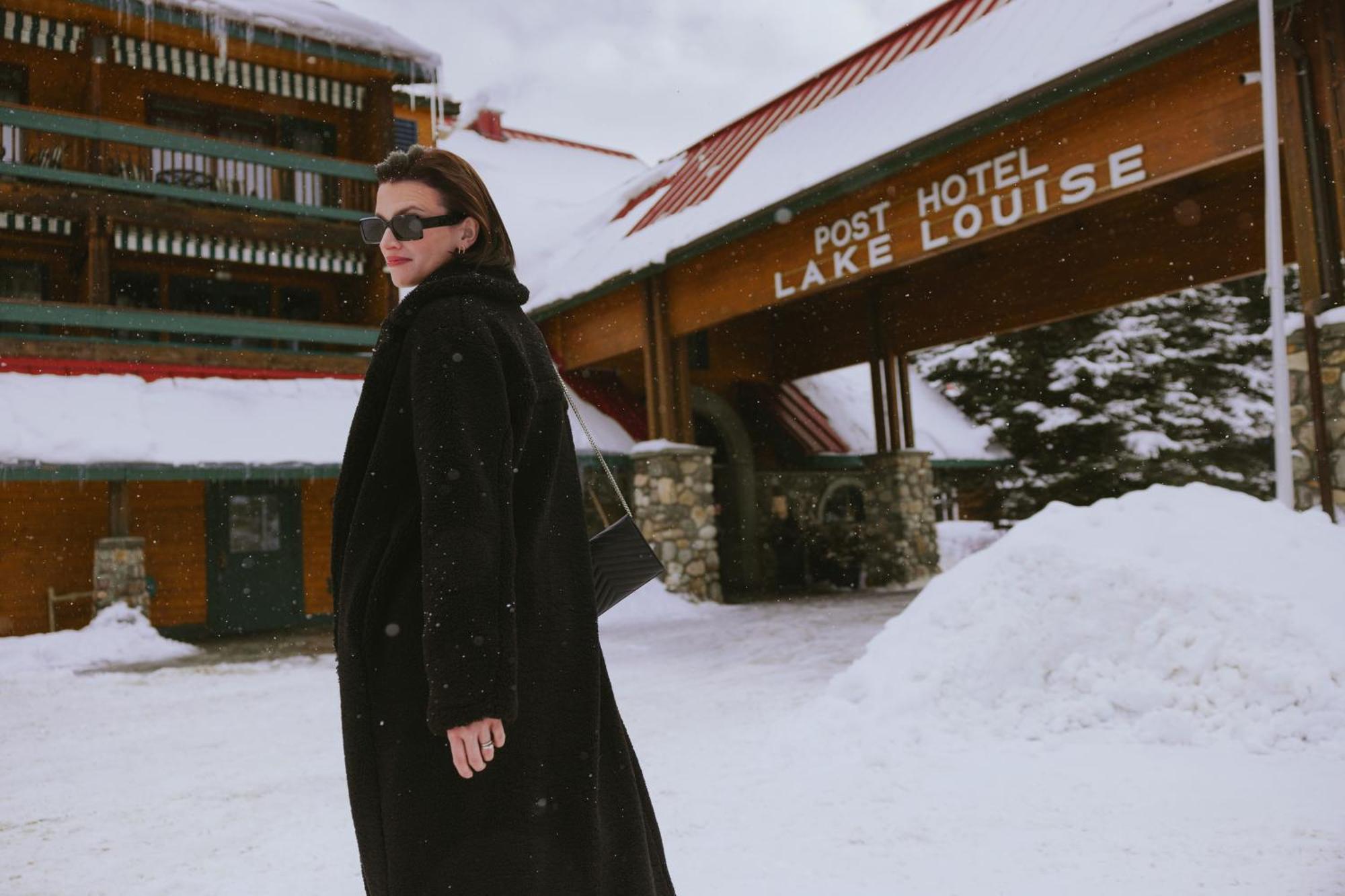 Post Hotel & Spa Lake Louise Eksteriør bilde
